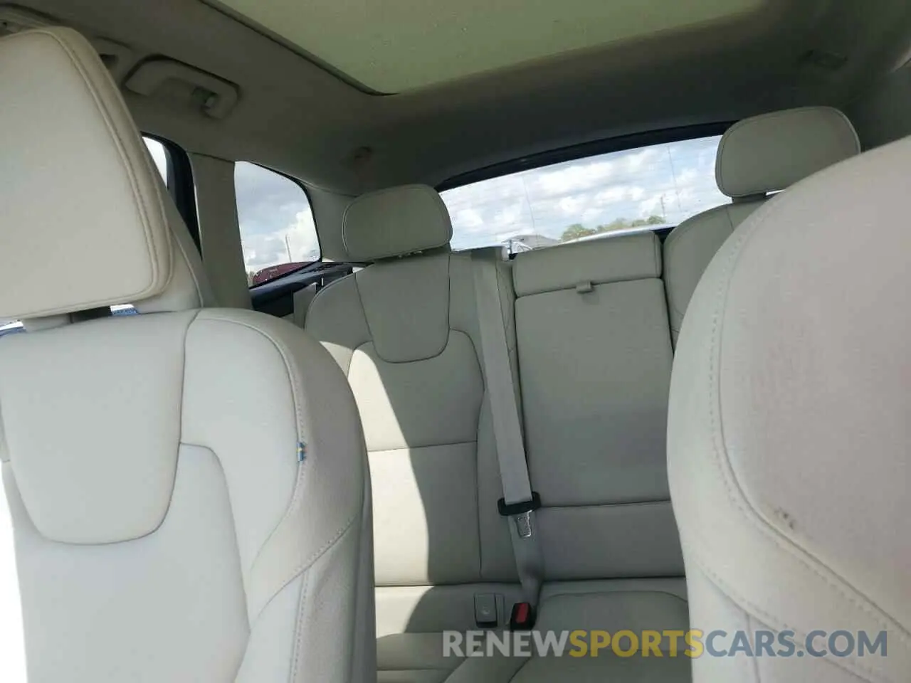 10 fotografías del automóvil dañado YV4L12DN7P1212567 VOLVO XC60 PLUS 2023