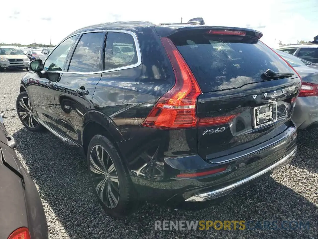 2 fotografías del automóvil dañado YV4L12DN7P1212567 VOLVO XC60 PLUS 2023