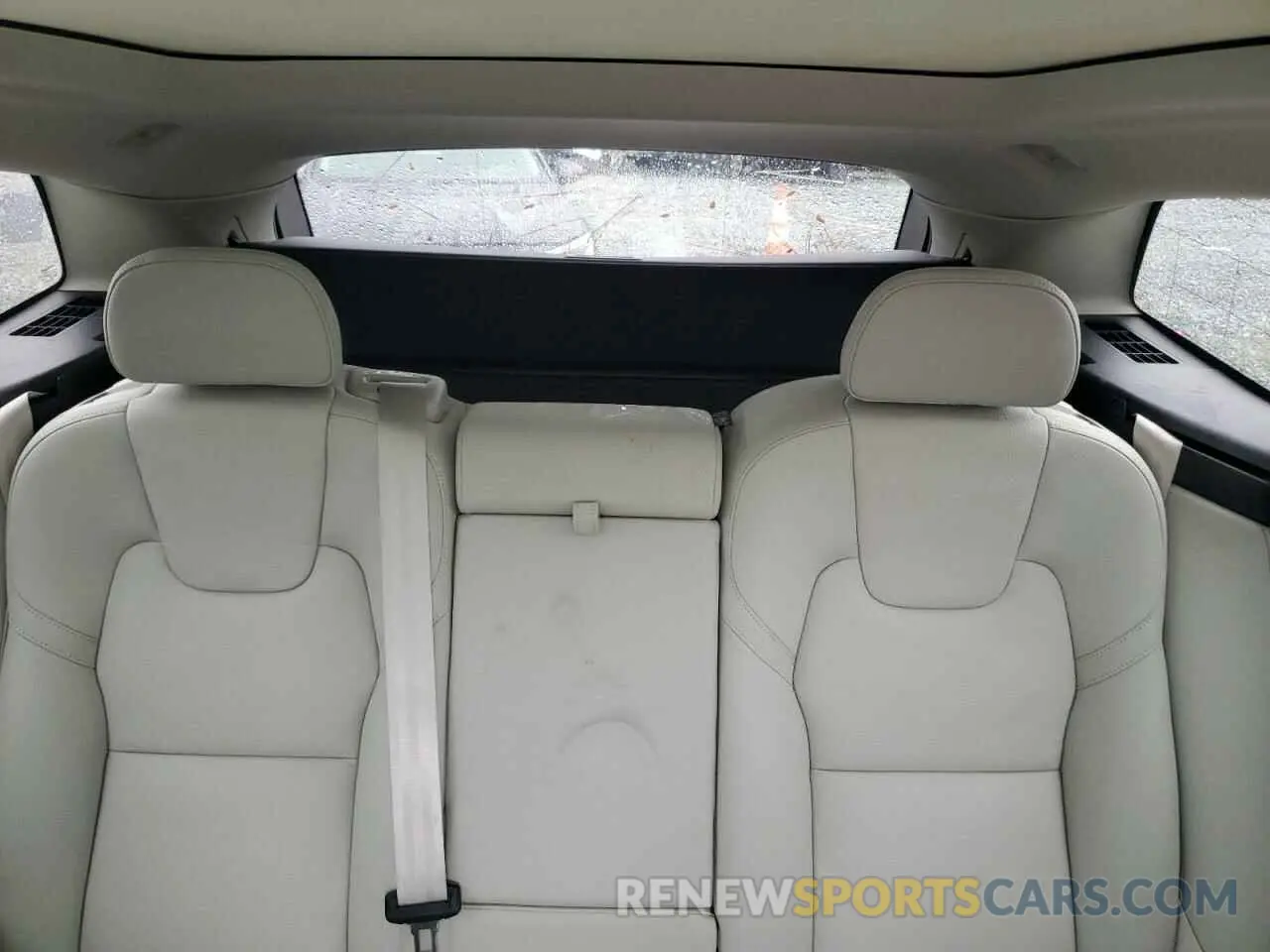 10 fotografías del automóvil dañado YV4L12DNXP1259995 VOLVO XC60 PLUS 2023