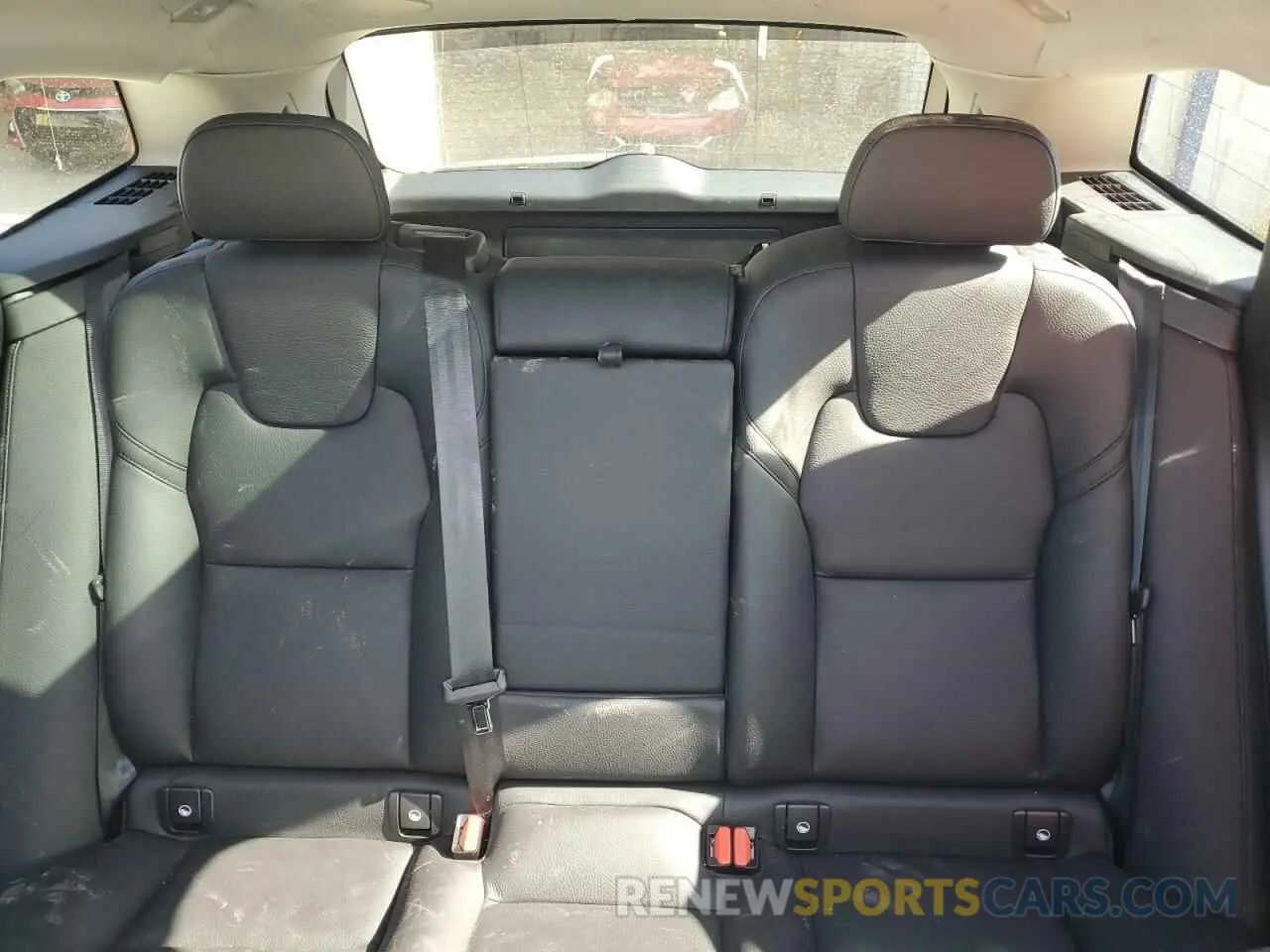 10 fotografías del automóvil dañado YV4L12RN2P1321513 VOLVO XC60 PLUS 2023