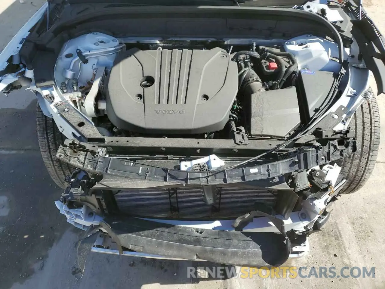 12 fotografías del automóvil dañado YV4L12RN2P1321513 VOLVO XC60 PLUS 2023