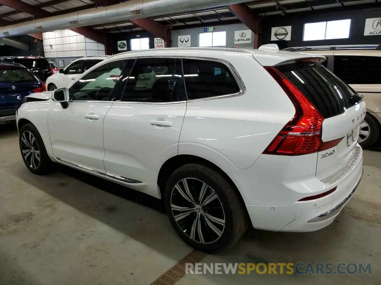 2 fotografías del automóvil dañado YV4L12RN4P1203379 VOLVO XC60 PLUS 2023