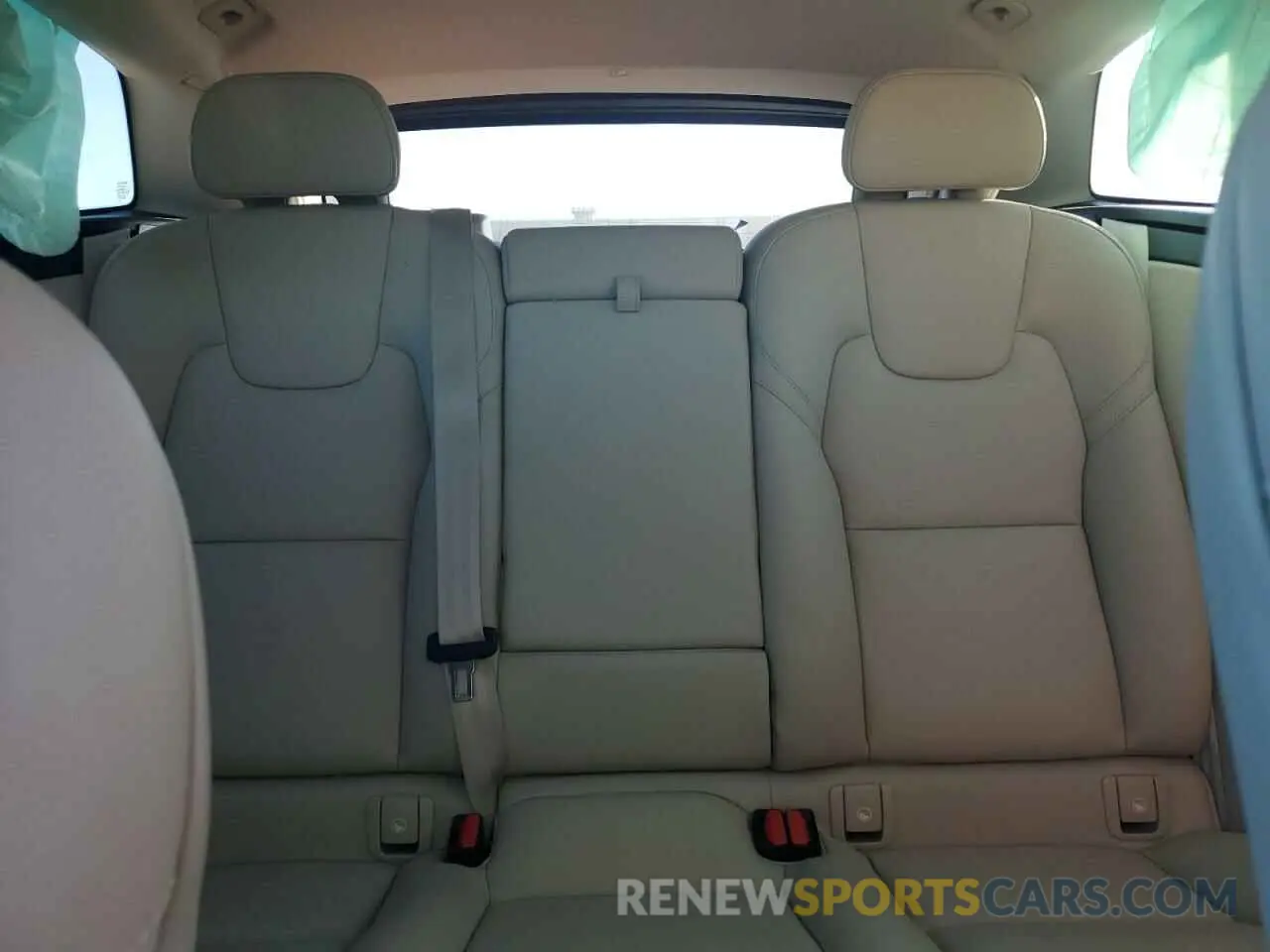10 fotografías del automóvil dañado YV4L12RN8P1278425 VOLVO XC60 PLUS 2023