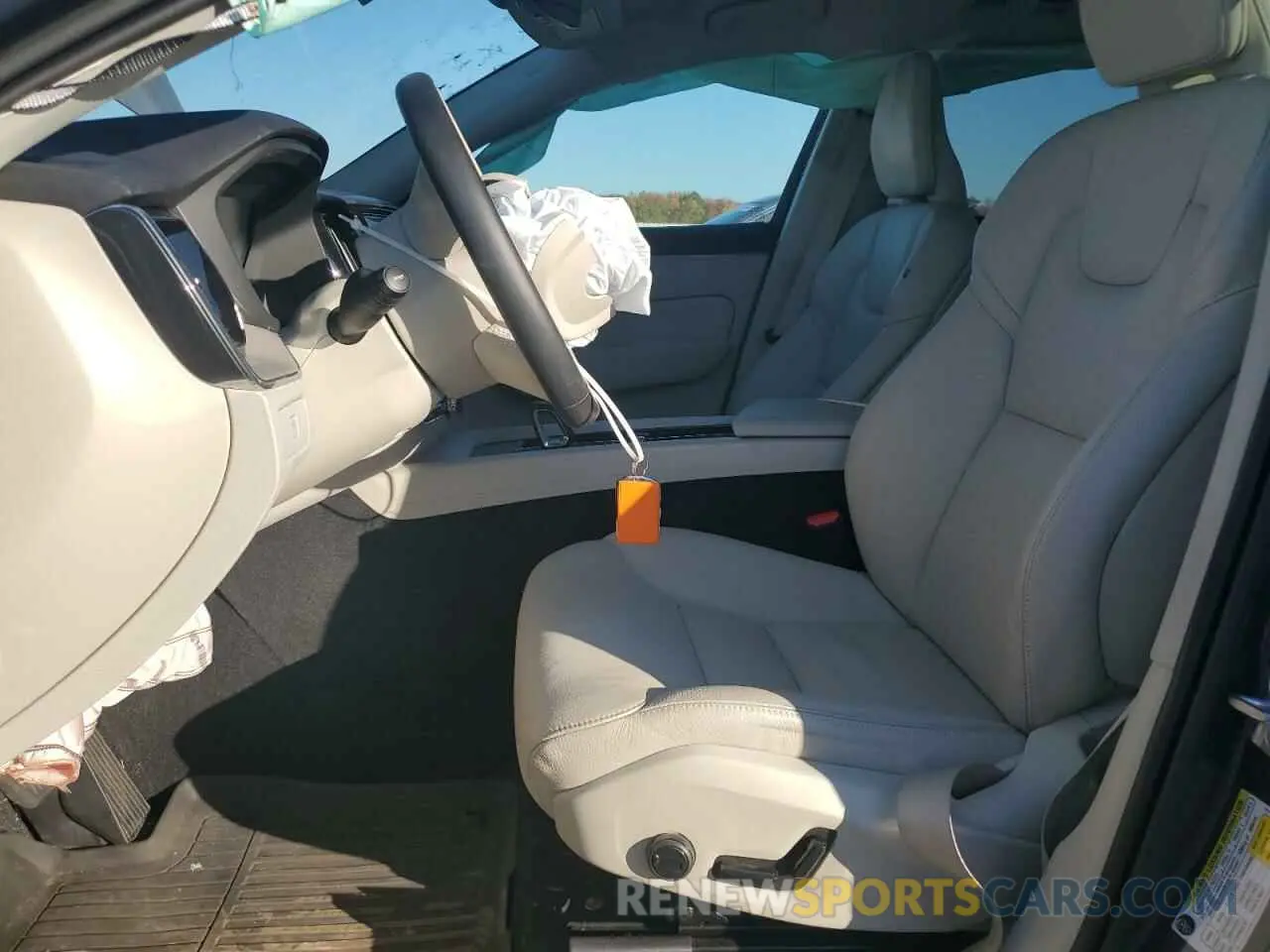 7 fotografías del automóvil dañado YV4L12RN8P1278425 VOLVO XC60 PLUS 2023