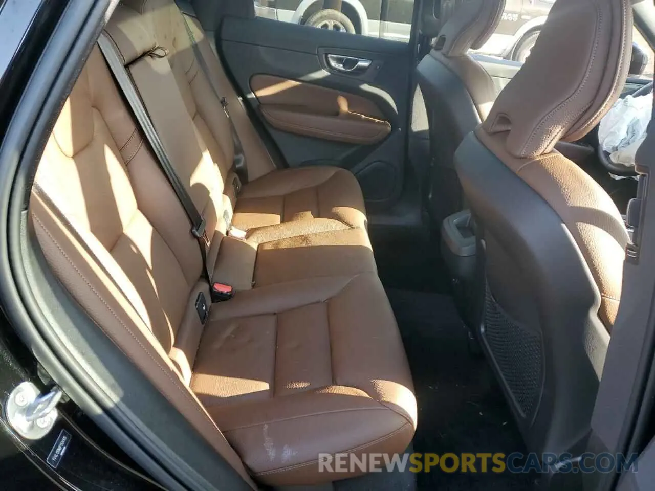 11 fotografías del automóvil dañado YV4L12RN8P1334105 VOLVO XC60 PLUS 2023