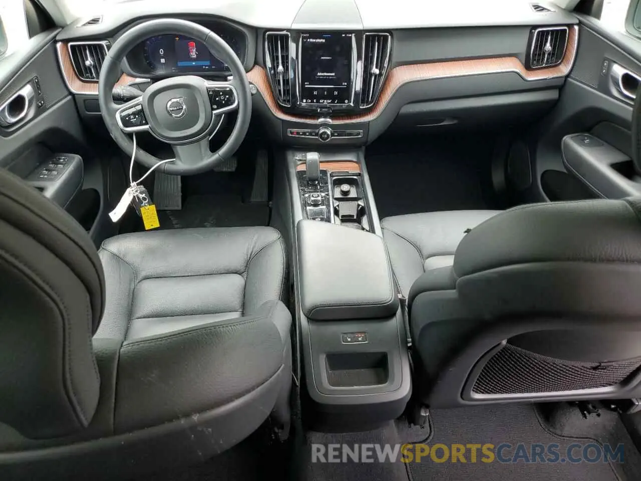 8 fotografías del automóvil dañado YV4L12RN9P1391171 VOLVO XC60 PLUS 2023
