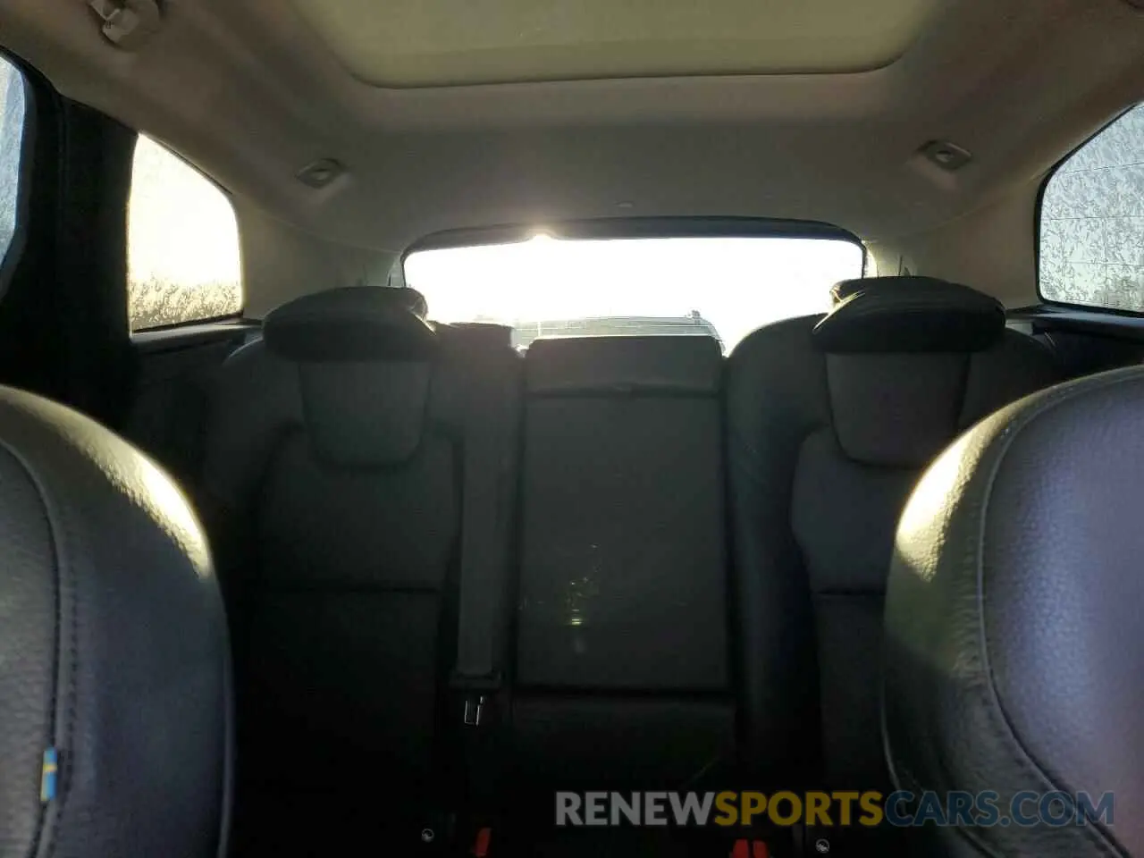 10 fotografías del automóvil dañado YV4L12RW1P1194570 VOLVO XC60 PLUS 2023