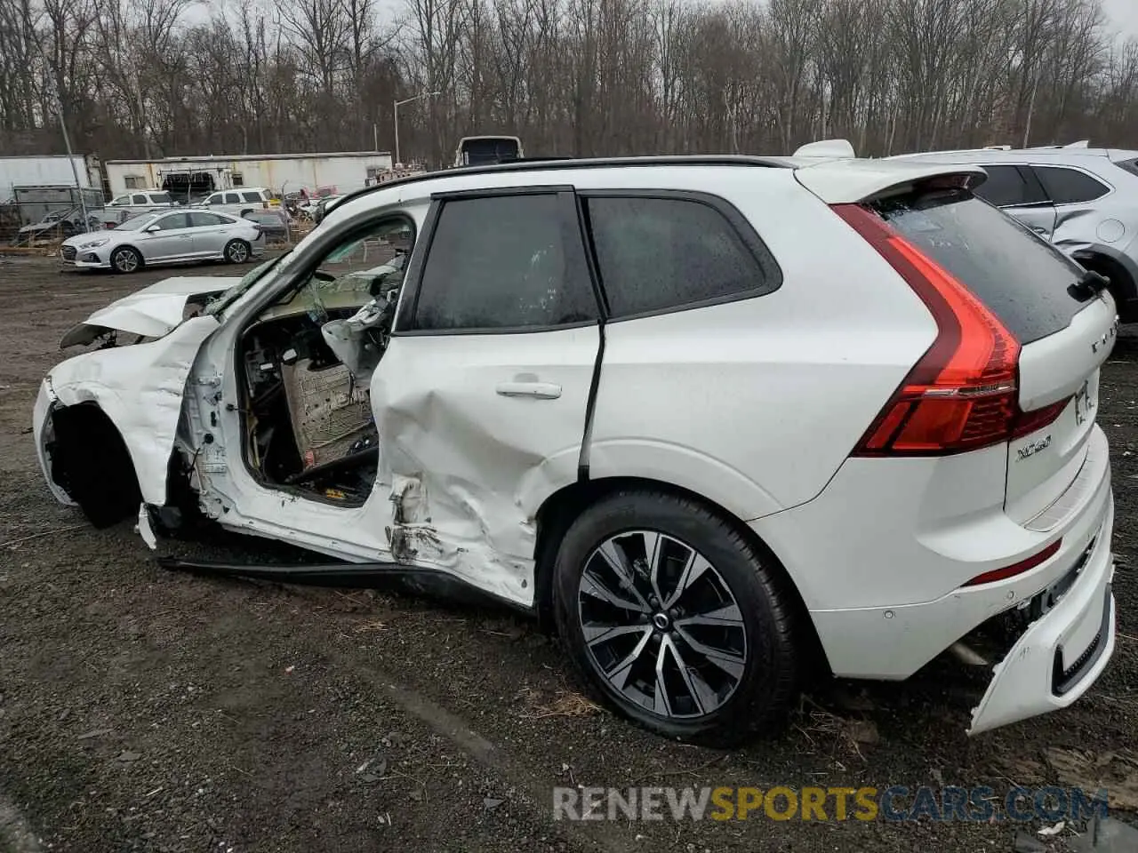 2 fotografías del automóvil dañado YV4L12RW5P1388910 VOLVO XC60 PLUS 2023