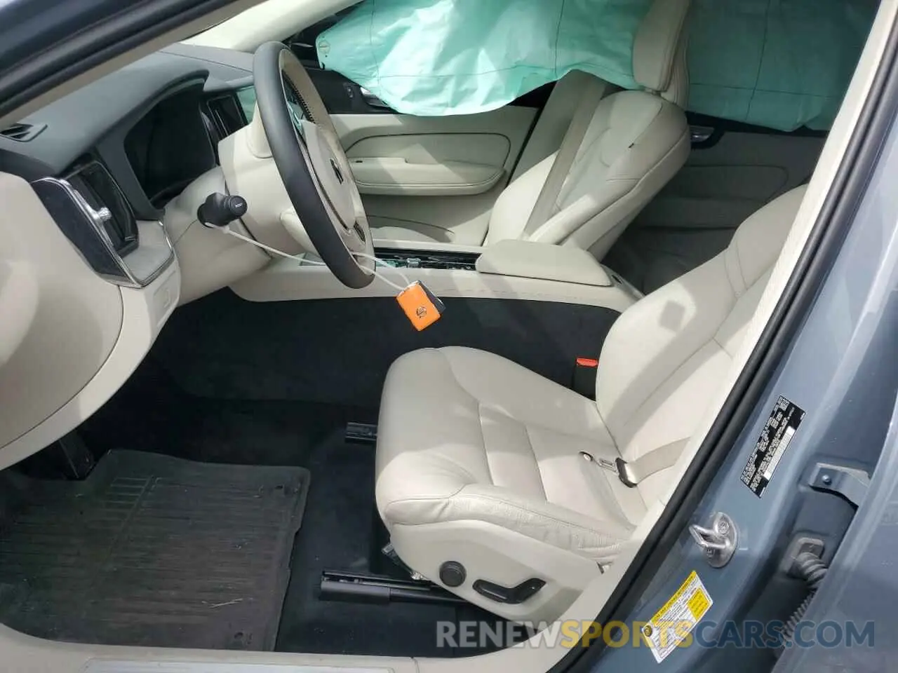 7 fotografías del automóvil dañado YV4L12RW9P1337099 VOLVO XC60 PLUS 2023