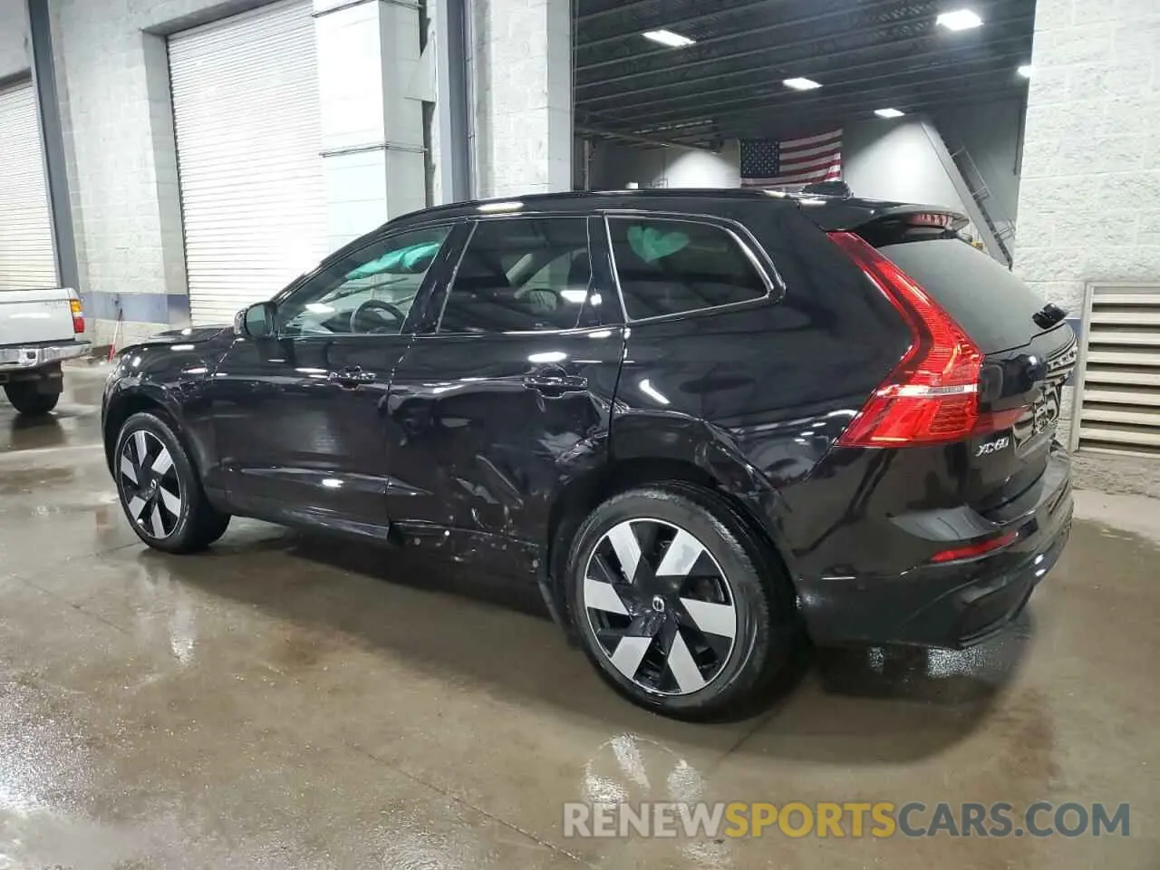 2 fotografías del automóvil dañado YV4H60DL1R1834790 VOLVO XC60 PLUS 2024