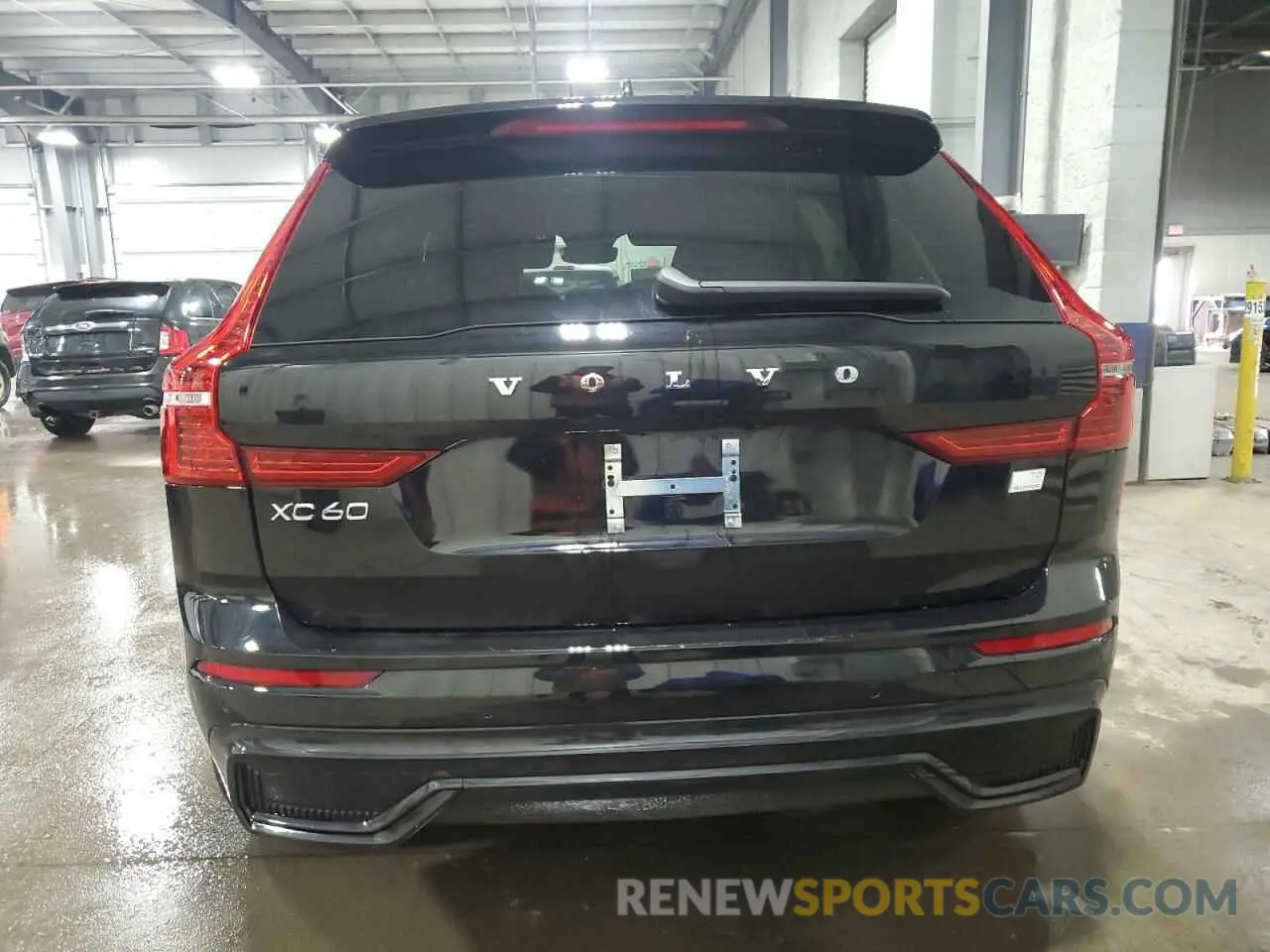 6 fotografías del automóvil dañado YV4H60DL1R1834790 VOLVO XC60 PLUS 2024