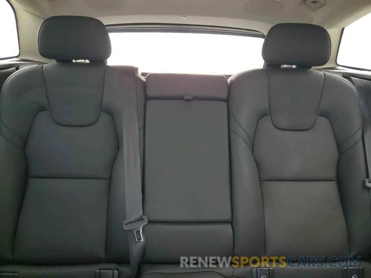 10 fotografías del automóvil dañado YV4H60DL1R1920388 VOLVO XC60 PLUS 2024