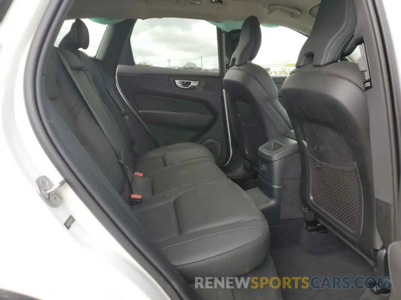 11 fotografías del automóvil dañado YV4H60DL1R1920388 VOLVO XC60 PLUS 2024