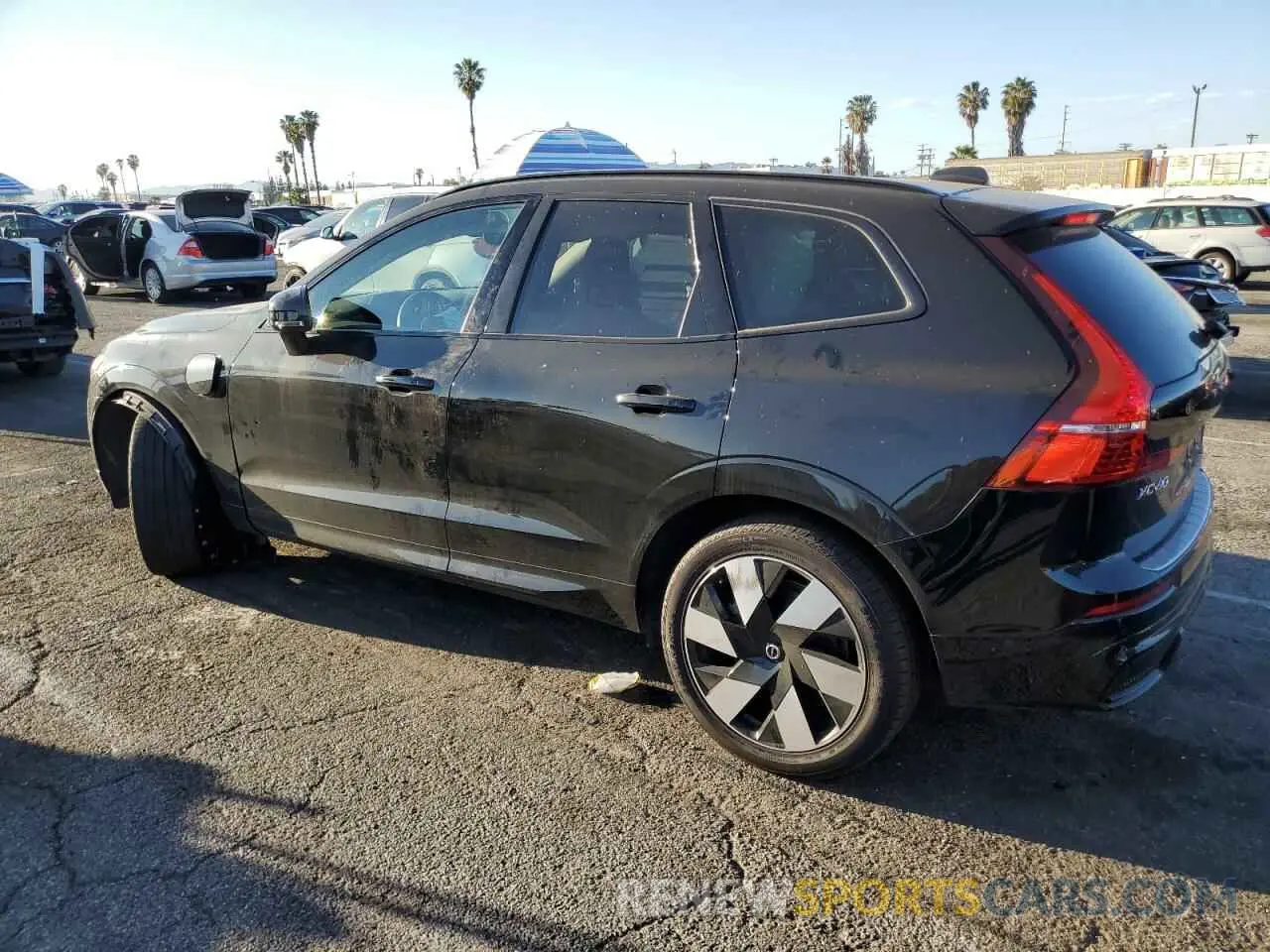 2 fotografías del automóvil dañado YV4H60DL2R1896845 VOLVO XC60 PLUS 2024