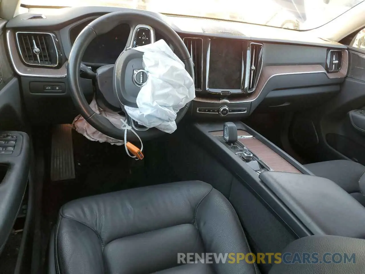 8 fotografías del automóvil dañado YV4H60DL2R1896845 VOLVO XC60 PLUS 2024