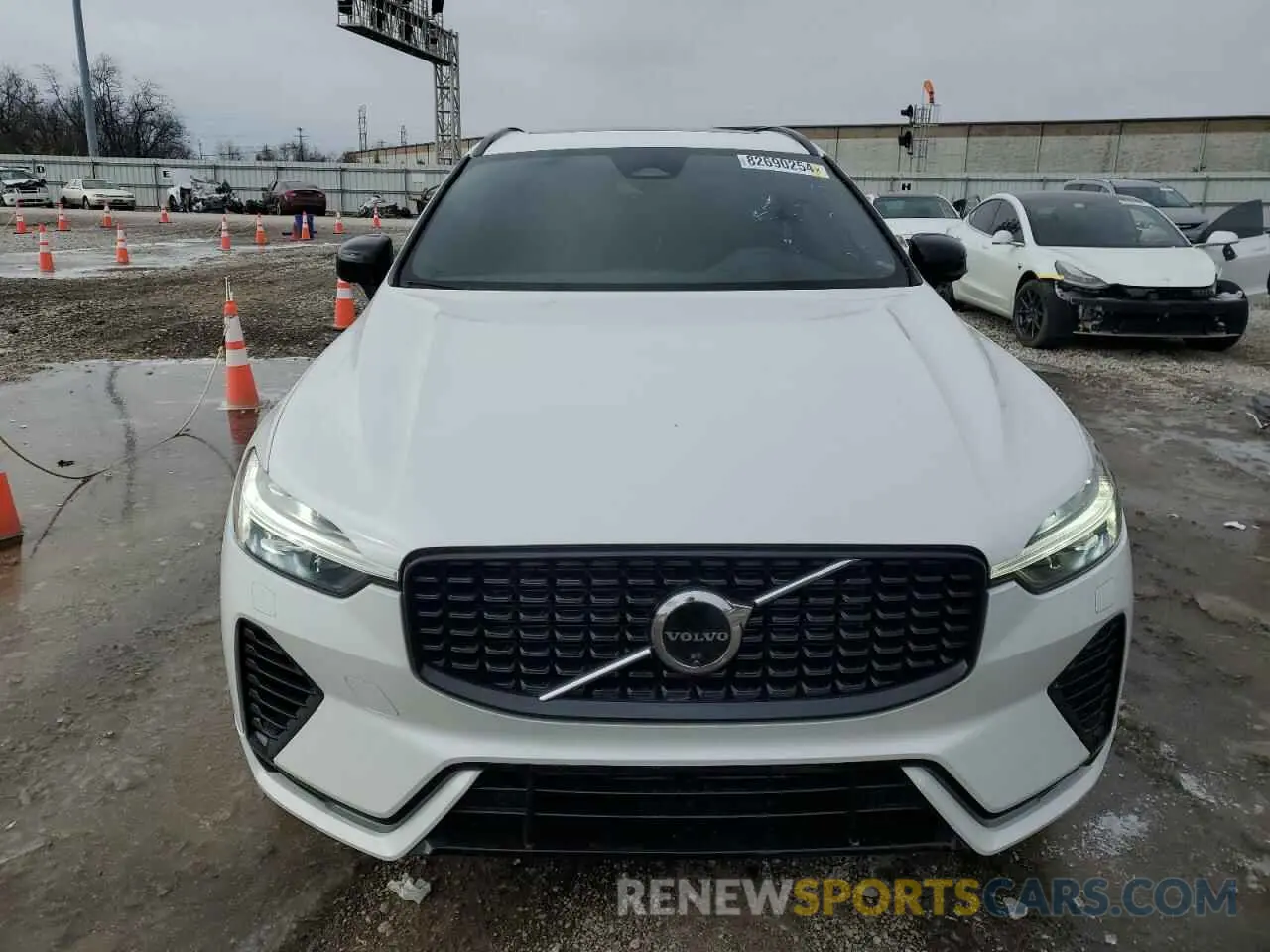 5 fotografías del automóvil dañado YV4H60DL7R1749677 VOLVO XC60 PLUS 2024