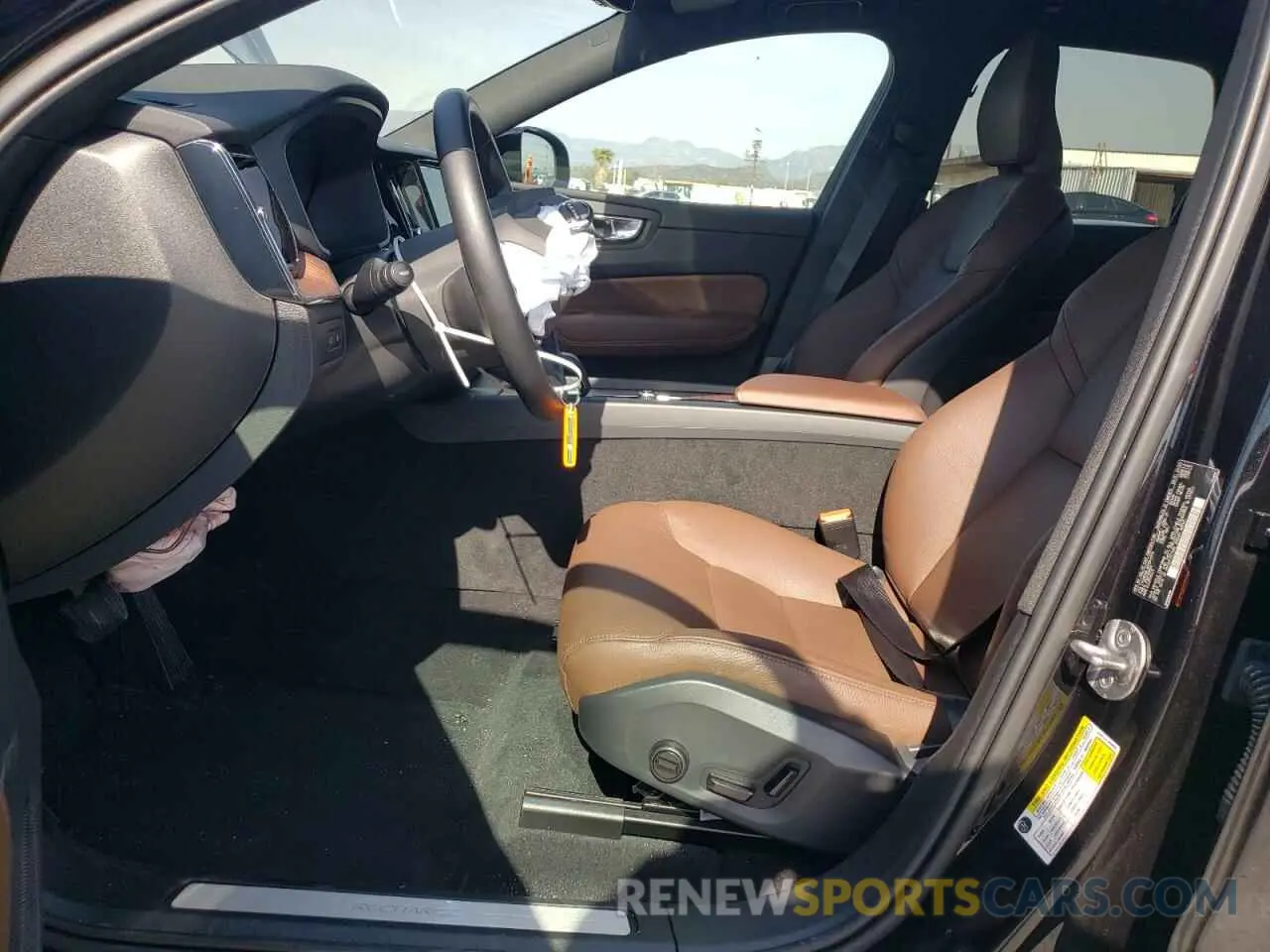 7 fotografías del automóvil dañado YV4H60DL9R1944275 VOLVO XC60 PLUS 2024