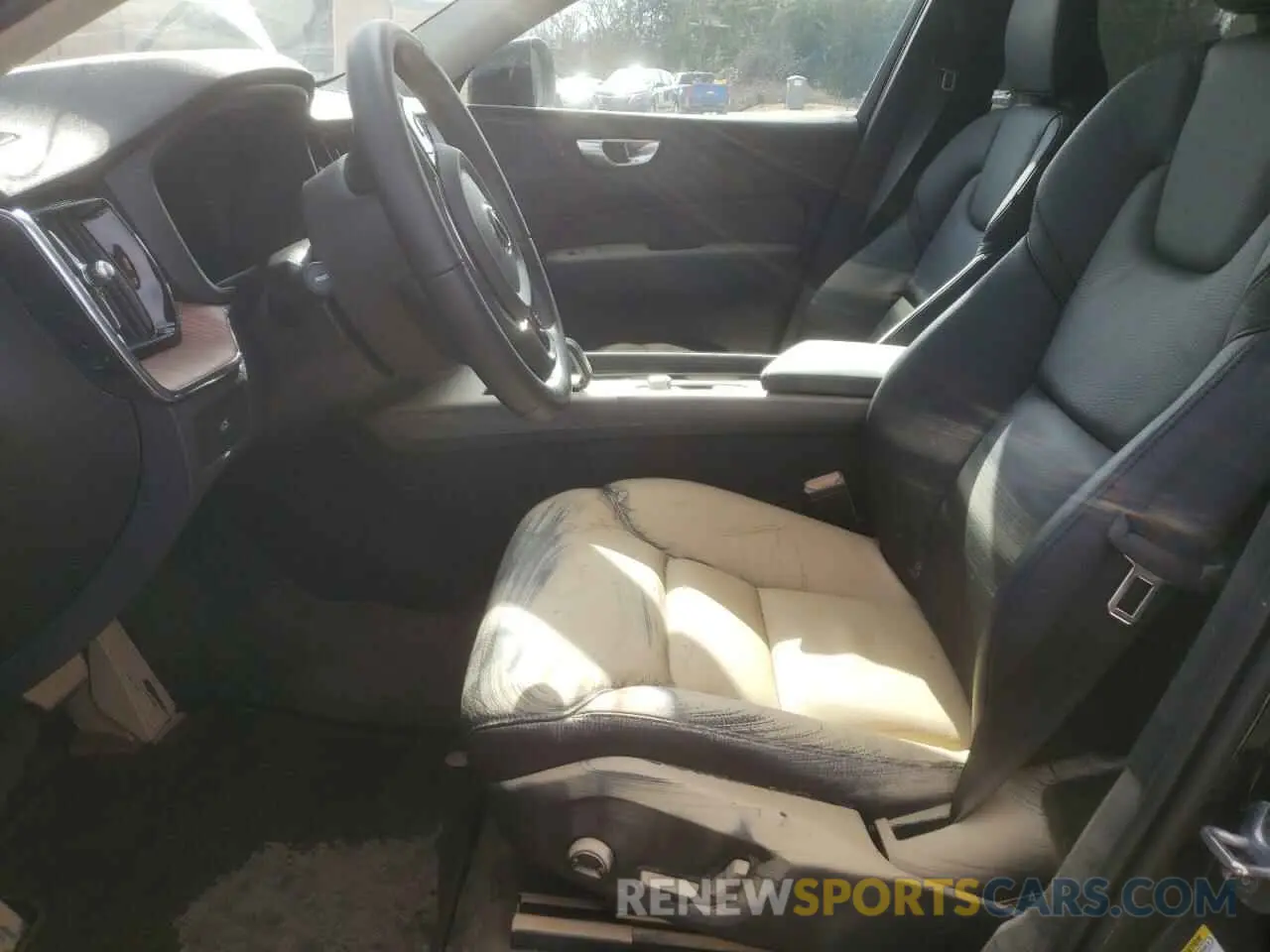 7 fotografías del automóvil dañado YV4L12RL0R1776040 VOLVO XC60 PLUS 2024