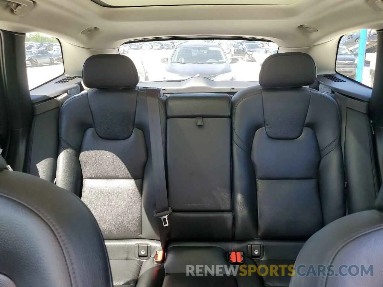 10 fotografías del automóvil dañado YV4L12RL1R1913339 VOLVO XC60 PLUS 2024