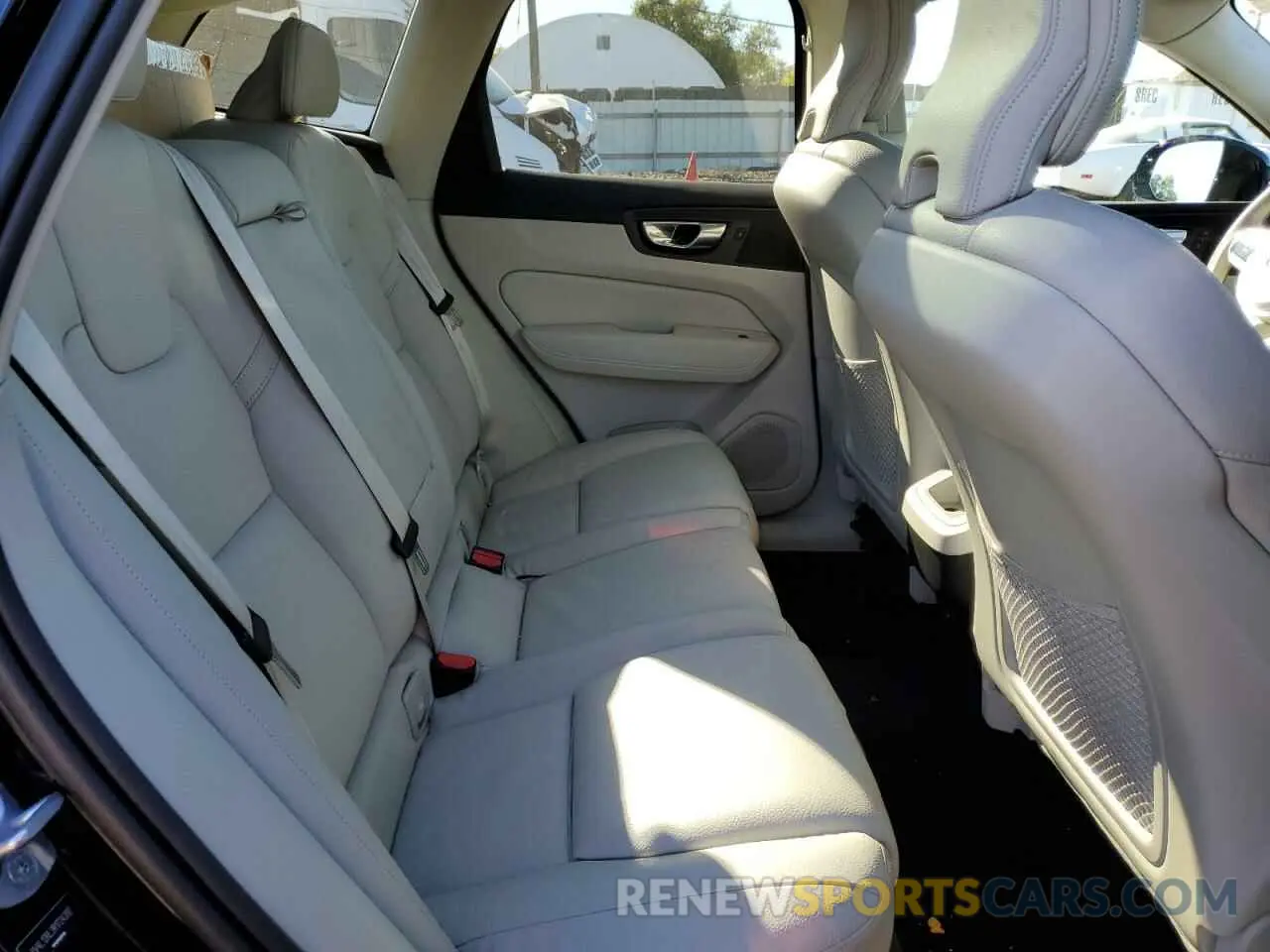 11 fotografías del automóvil dañado YV4L12RL2R1724392 VOLVO XC60 PLUS 2024