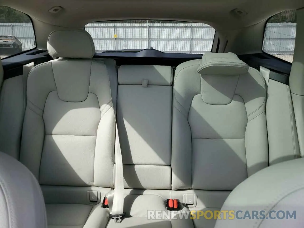 10 fotografías del automóvil dañado YV4L12RL2R1823858 VOLVO XC60 PLUS 2024
