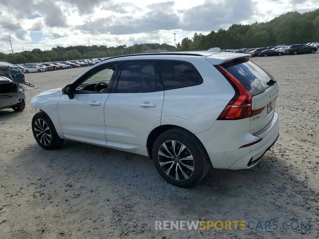 2 fotografías del automóvil dañado YV4L12RL2R1823858 VOLVO XC60 PLUS 2024