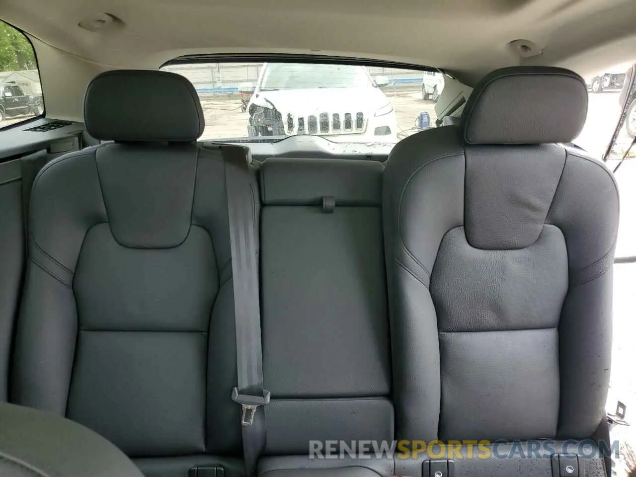 10 fotografías del automóvil dañado YV4L12RL4R1895631 VOLVO XC60 PLUS 2024