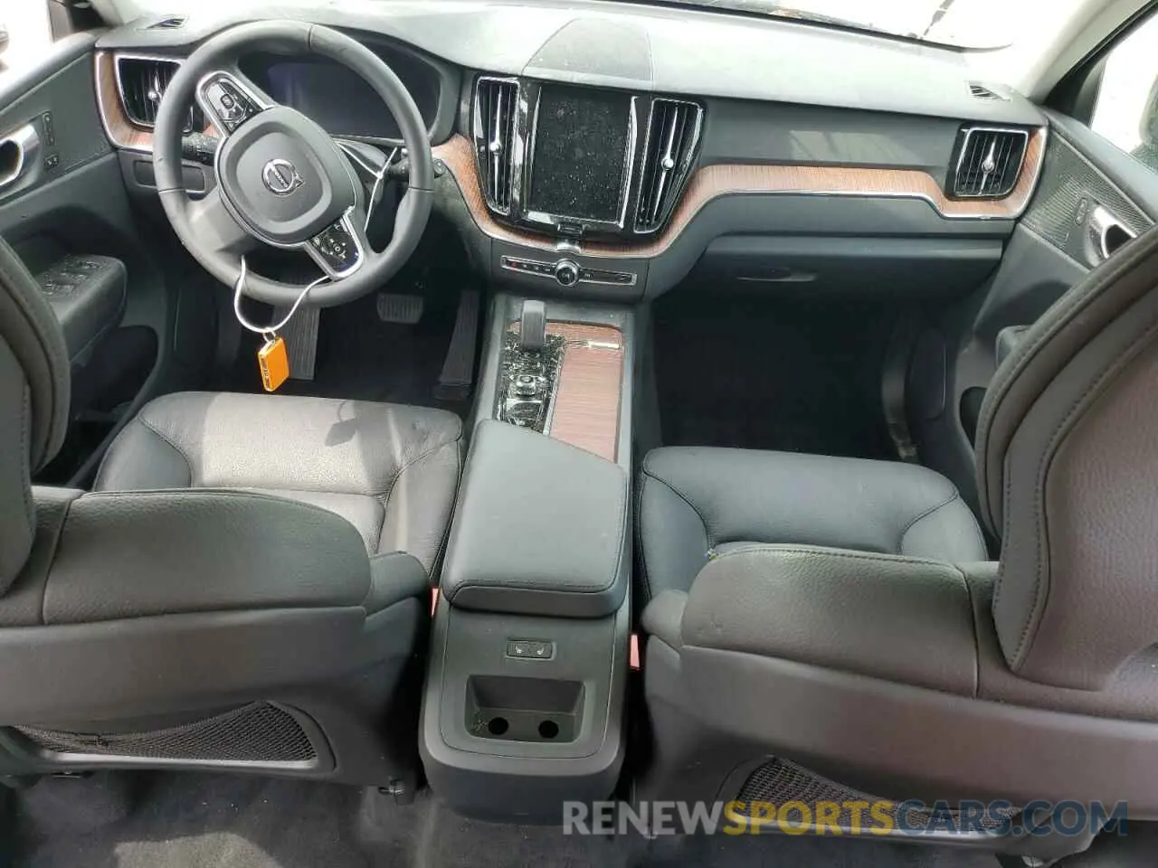 8 fotografías del automóvil dañado YV4L12RL4R1895631 VOLVO XC60 PLUS 2024