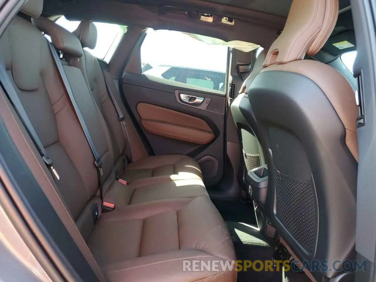 10 fotografías del automóvil dañado YV4L12RL6R1762577 VOLVO XC60 PLUS 2024