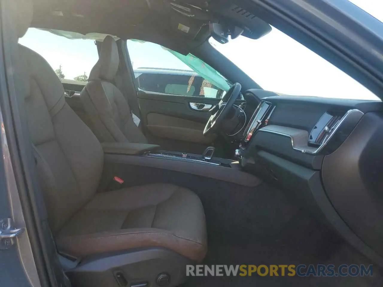 7 fotografías del automóvil dañado YV4L12RL6R1762577 VOLVO XC60 PLUS 2024