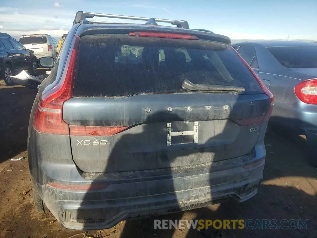 6 fotografías del automóvil dañado YV4L12RL6R1776138 VOLVO XC60 PLUS 2024