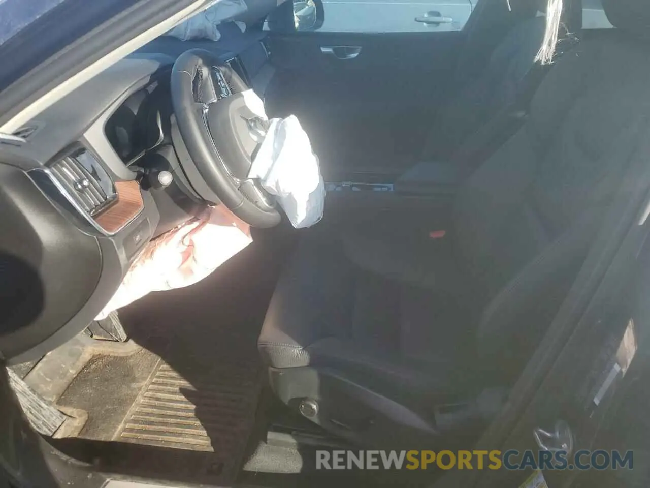7 fotografías del automóvil dañado YV4L12RL6R1776138 VOLVO XC60 PLUS 2024