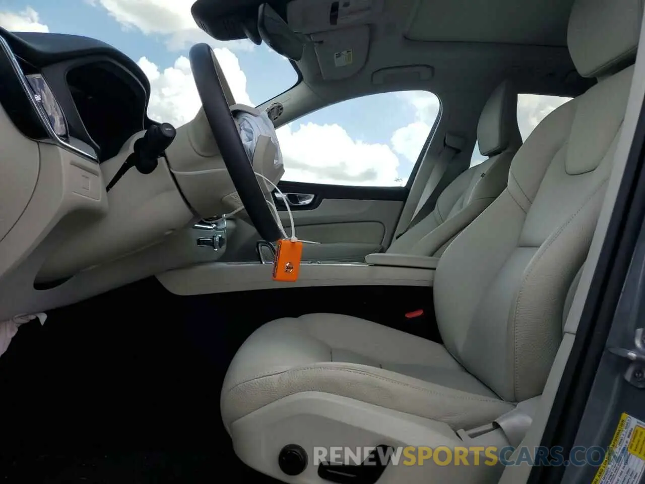 7 fotografías del automóvil dañado YV4L12RL8R1830216 VOLVO XC60 PLUS 2024