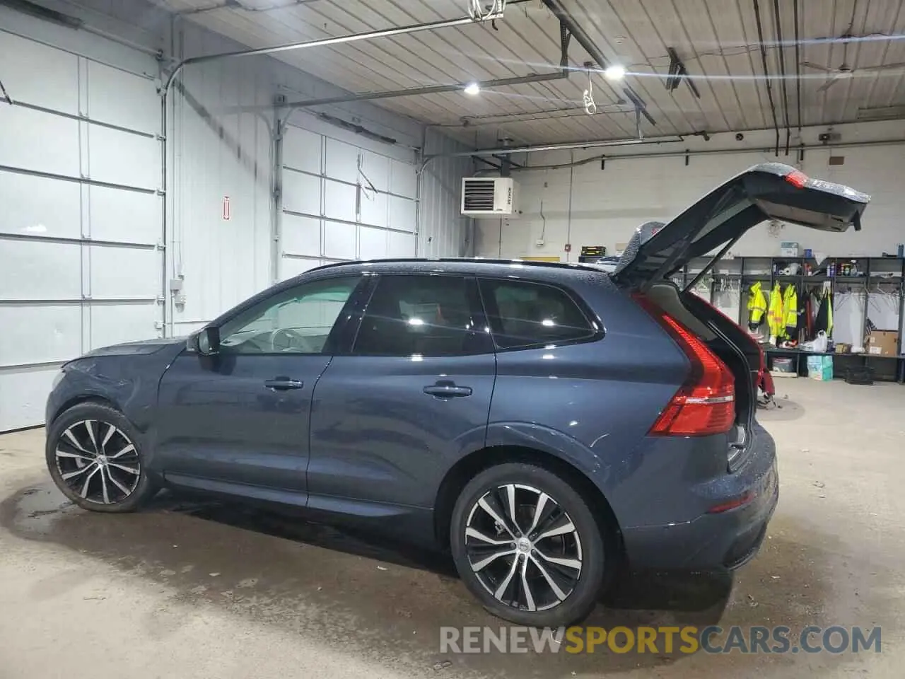 2 fotografías del automóvil dañado YV4L12RL8R1840793 VOLVO XC60 PLUS 2024