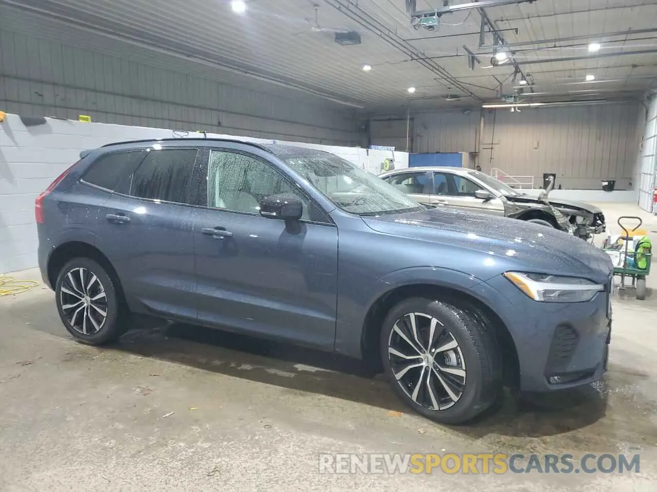 4 fotografías del automóvil dañado YV4L12RL8R1840793 VOLVO XC60 PLUS 2024