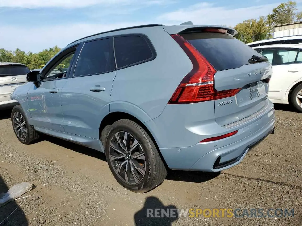 2 fotografías del automóvil dañado YV4L12RL9R1731629 VOLVO XC60 PLUS 2024