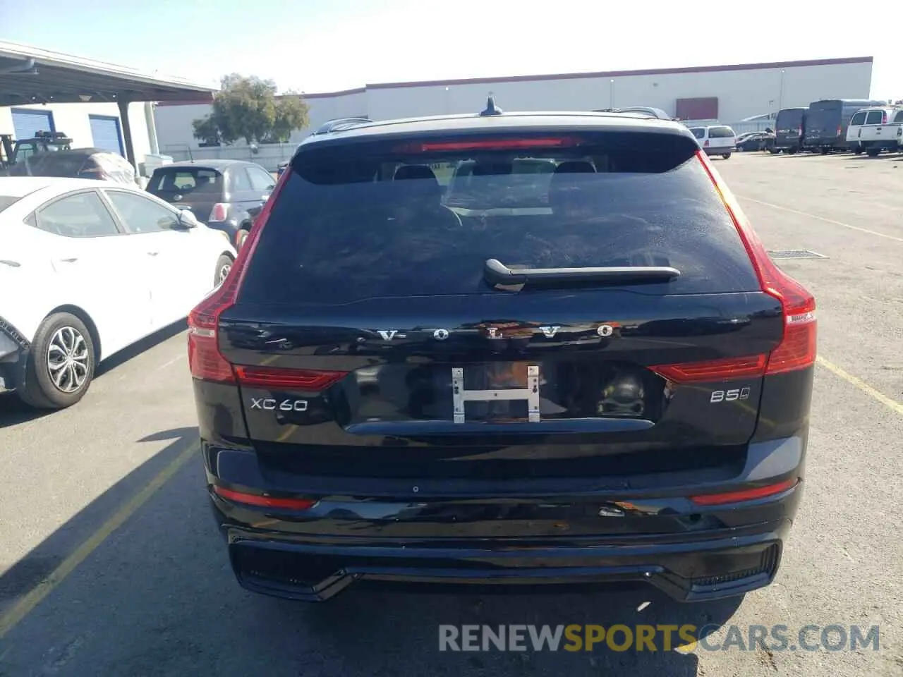 6 fotografías del automóvil dañado YV4L12RL9R1891025 VOLVO XC60 PLUS 2024