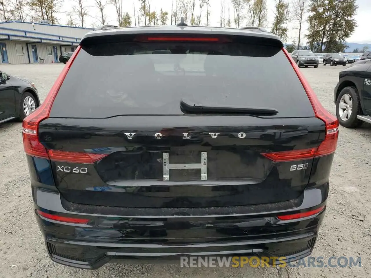 6 fotografías del automóvil dañado YV4L12RLXR1879269 VOLVO XC60 PLUS 2024