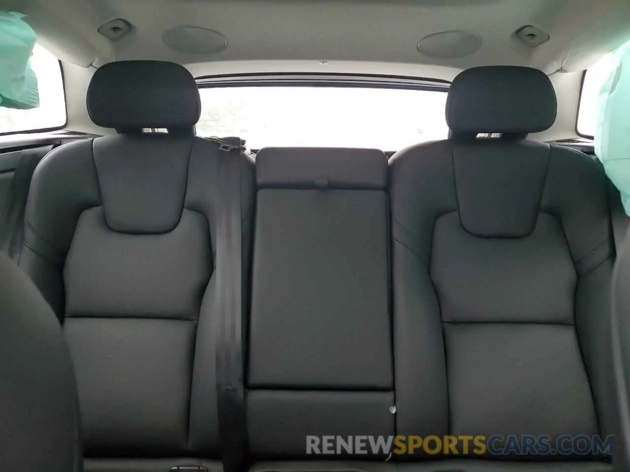 10 fotografías del automóvil dañado LYVM12RC4SB009961 VOLVO XC60 PLUS 2025