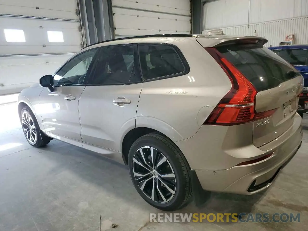 2 fotografías del automóvil dañado YV4M12RC2S1029162 VOLVO XC60 PLUS 2025