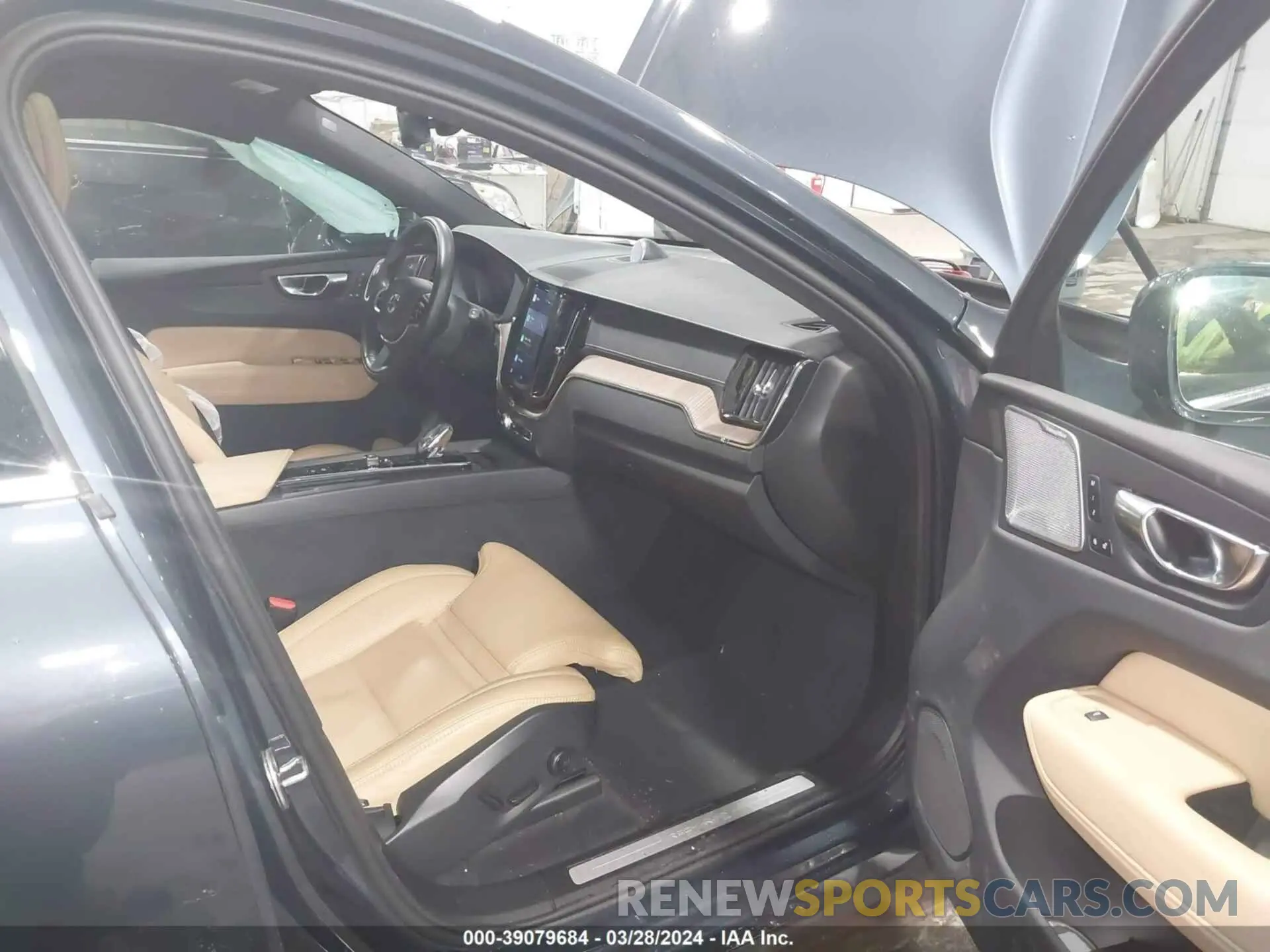 5 fotografías del automóvil dañado YV4BR0DL6N1986877 VOLVO XC60 RECHARGE PLUG-IN HYBRID 2022