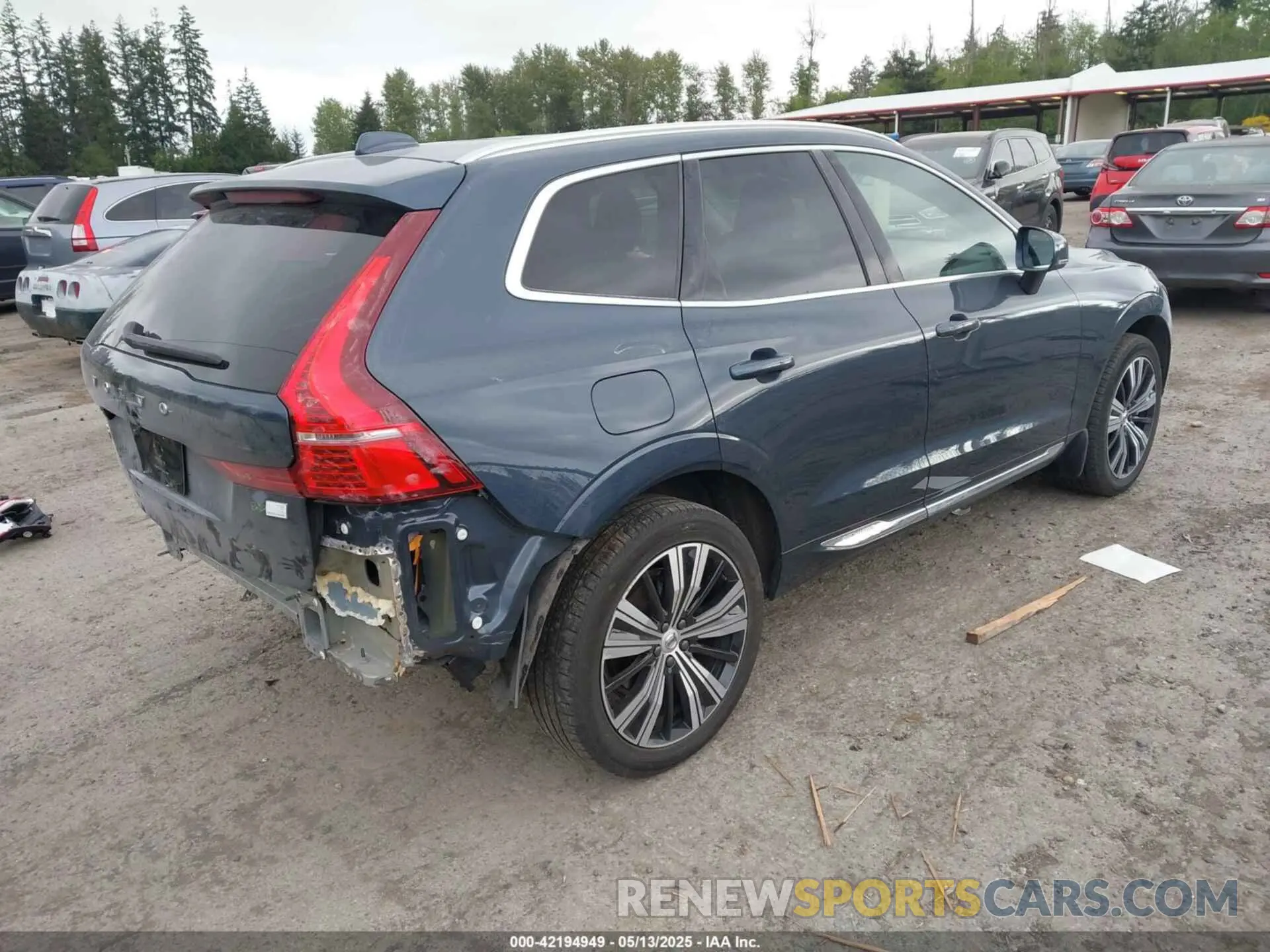 4 fotografías del automóvil dañado YV4H60DL4N1052963 VOLVO XC60 RECHARGE PLUG-IN HYBRID 2022