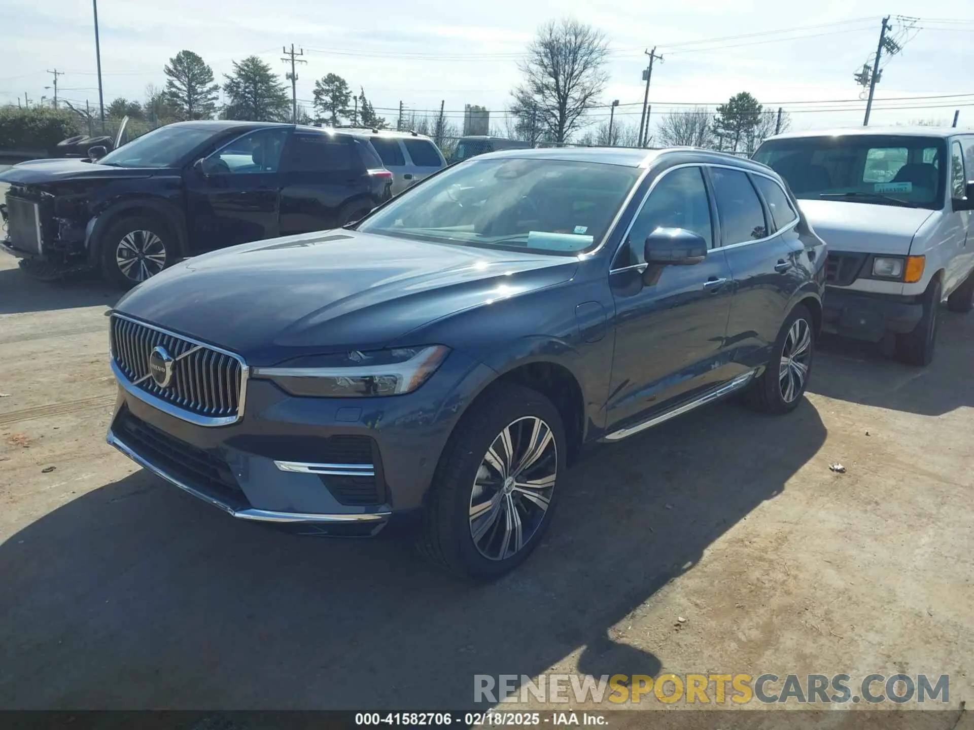 2 fotografías del automóvil dañado YV4H60DA7P1375213 VOLVO XC60 RECHARGE PLUG-IN HYBRID 2023