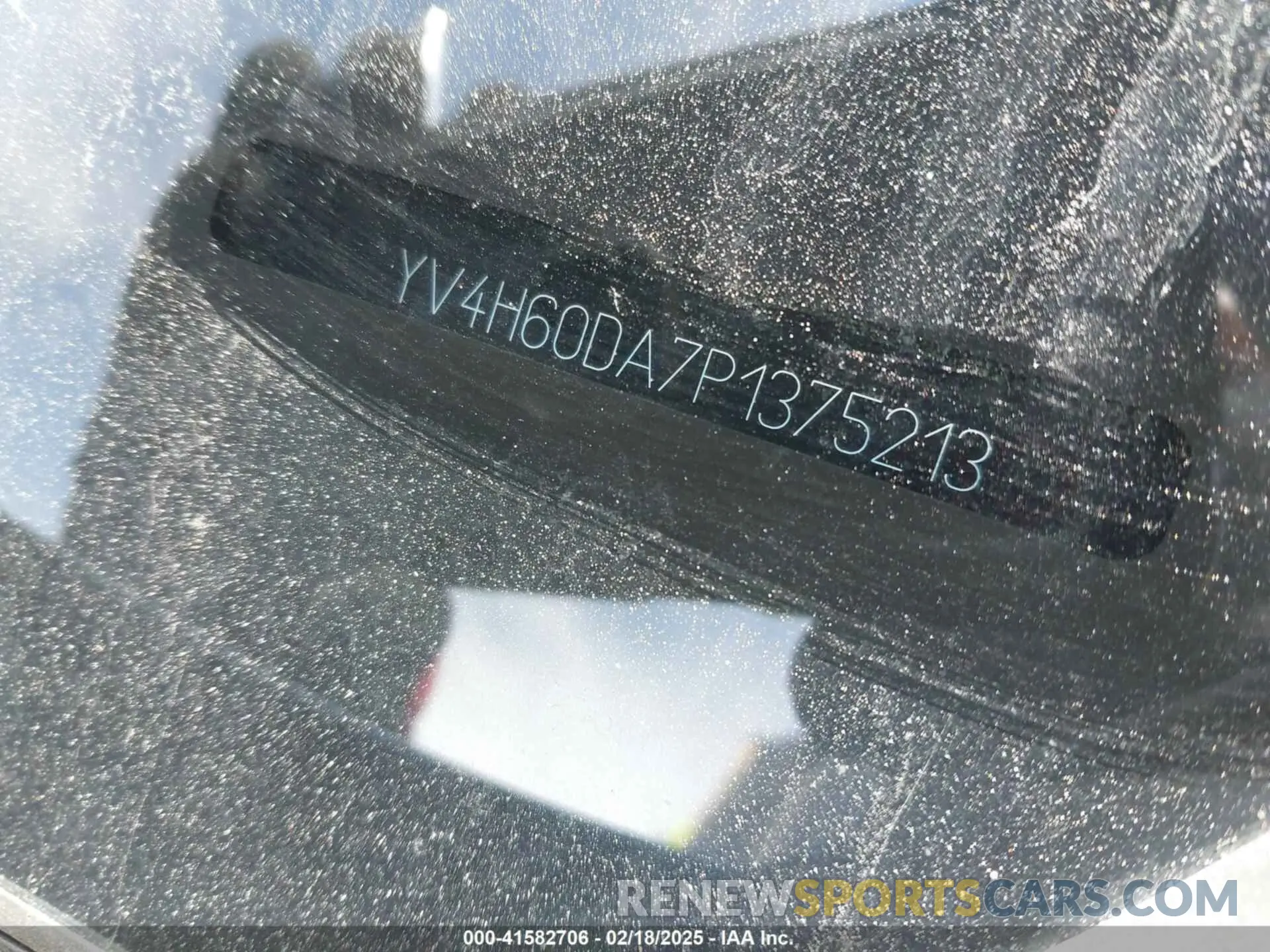 9 fotografías del automóvil dañado YV4H60DA7P1375213 VOLVO XC60 RECHARGE PLUG-IN HYBRID 2023