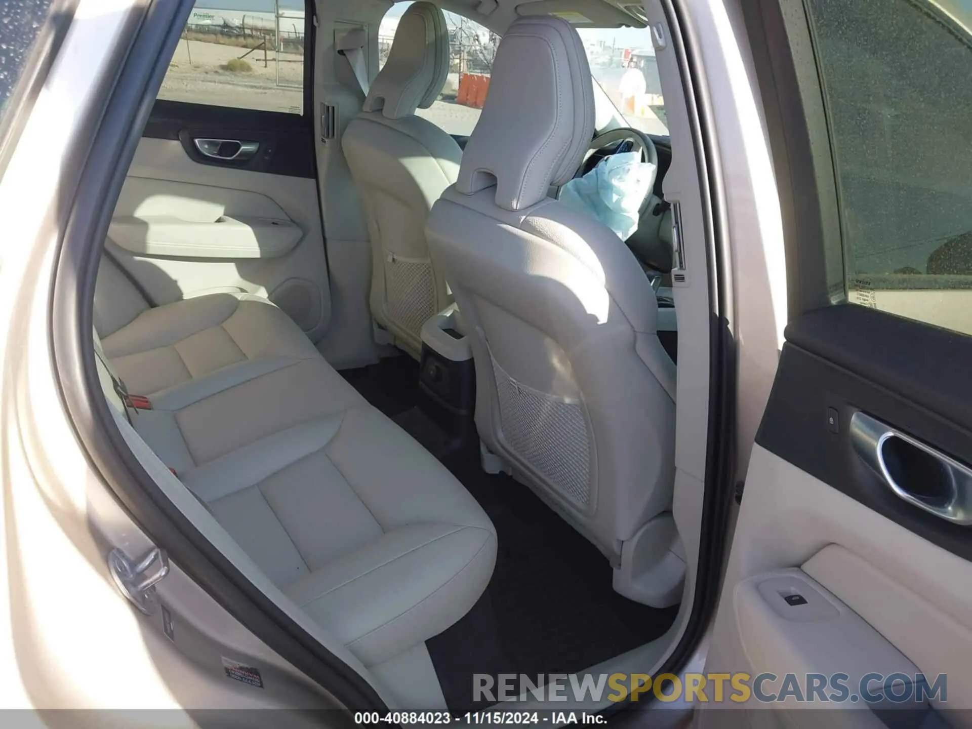 8 fotografías del automóvil dañado YV4H60DL1R1872052 VOLVO XC60 RECHARGE PLUG-IN HYBRID 2024