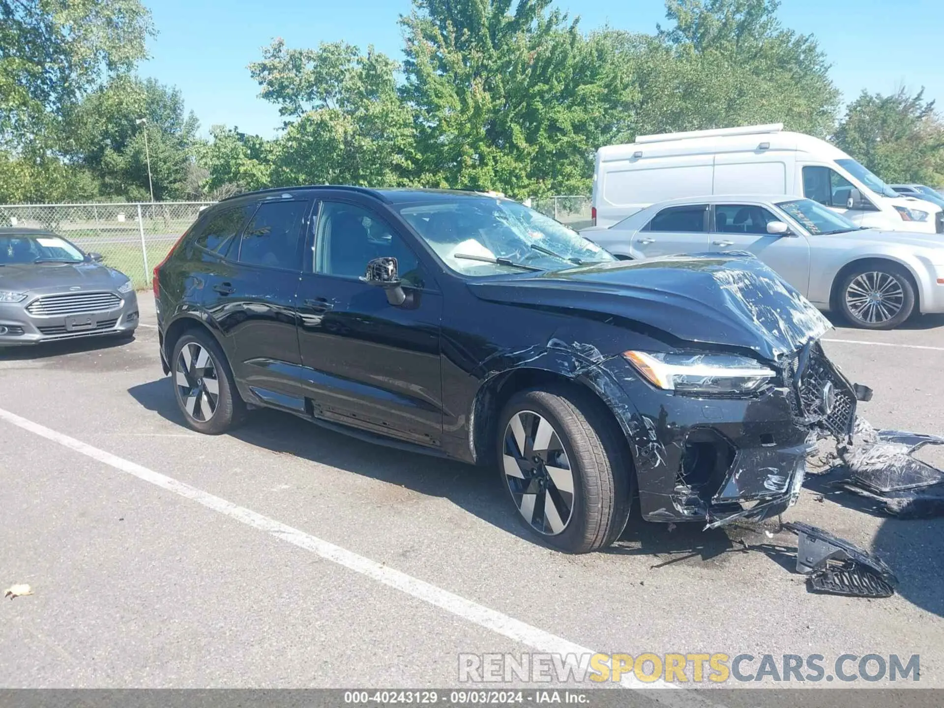 1 fotografías del automóvil dañado YV4H60DM8R1906948 VOLVO XC60 RECHARGE PLUG-IN HYBRID 2024