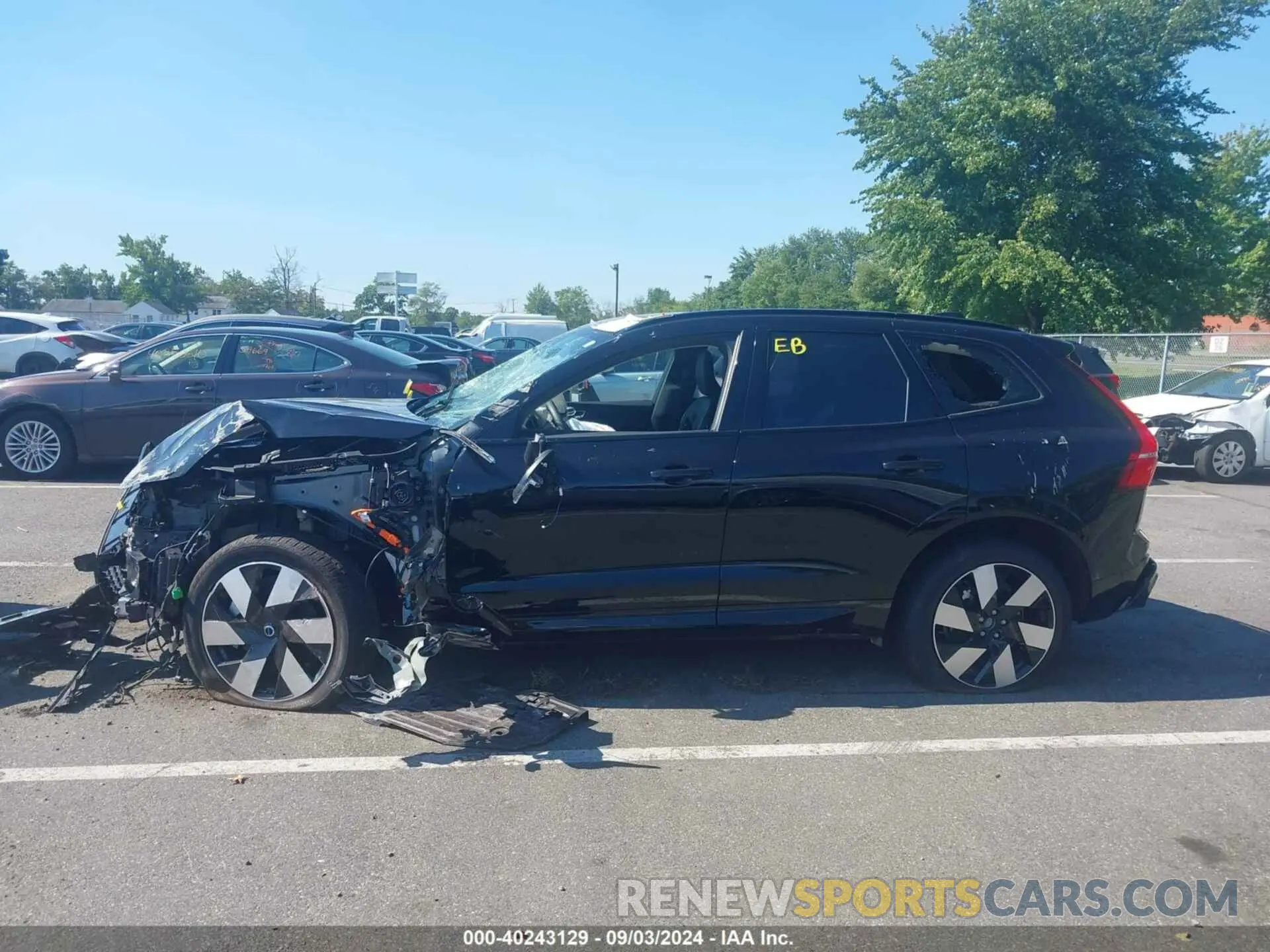 13 fotografías del automóvil dañado YV4H60DM8R1906948 VOLVO XC60 RECHARGE PLUG-IN HYBRID 2024