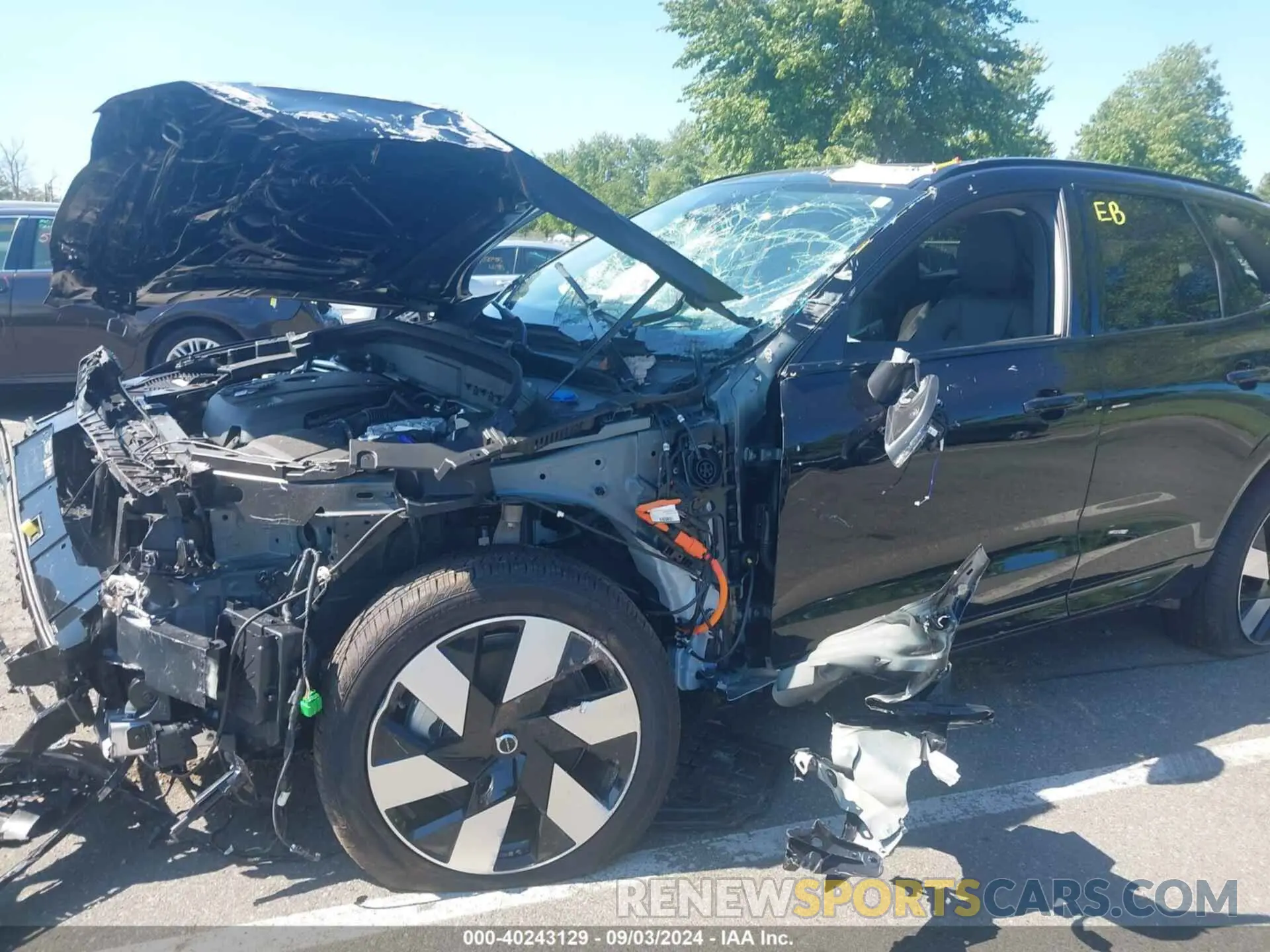 17 fotografías del automóvil dañado YV4H60DM8R1906948 VOLVO XC60 RECHARGE PLUG-IN HYBRID 2024