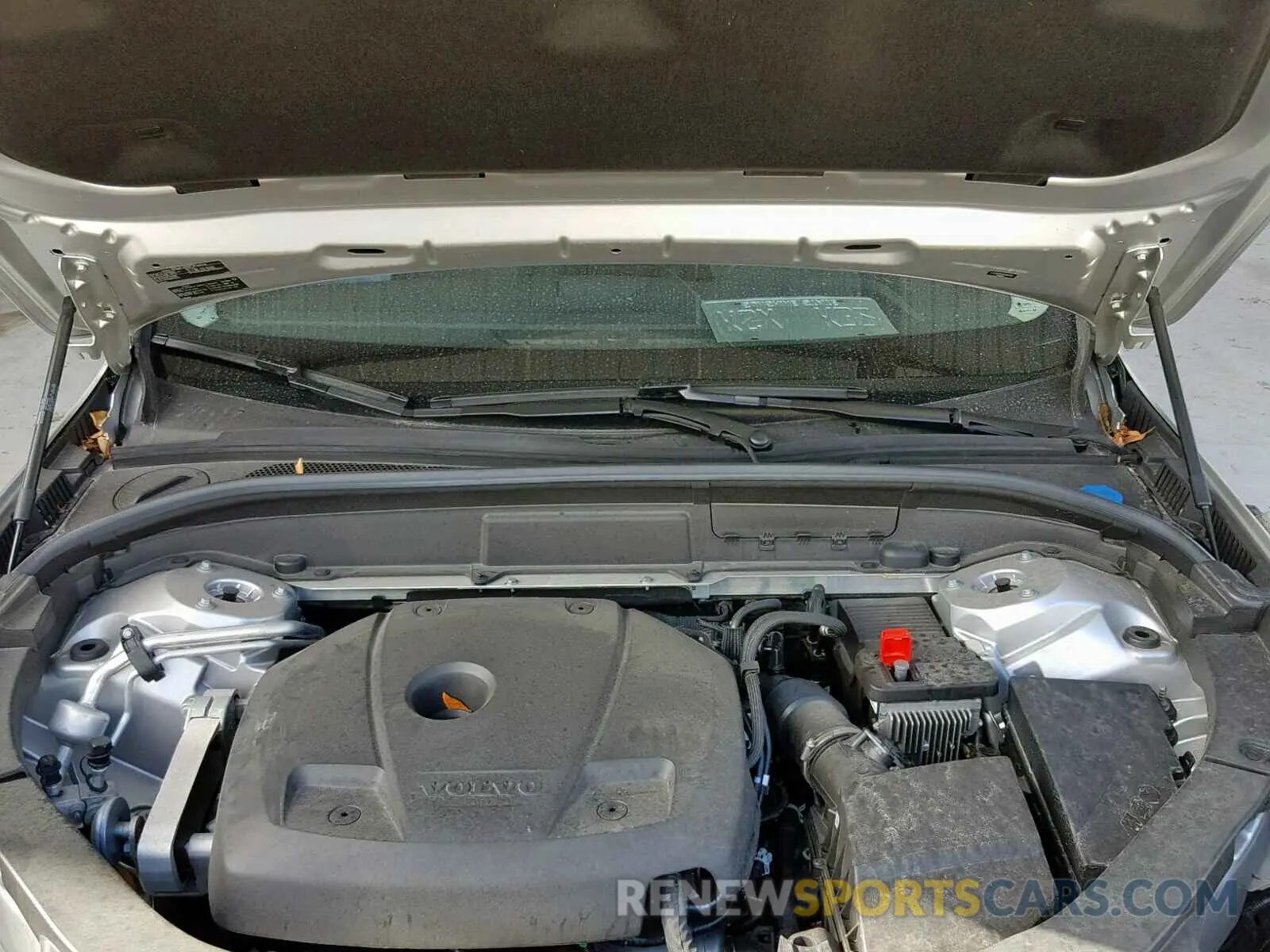 7 fotografías del automóvil dañado LYV102DK8KB184556 VOLVO XC60 T5 2019