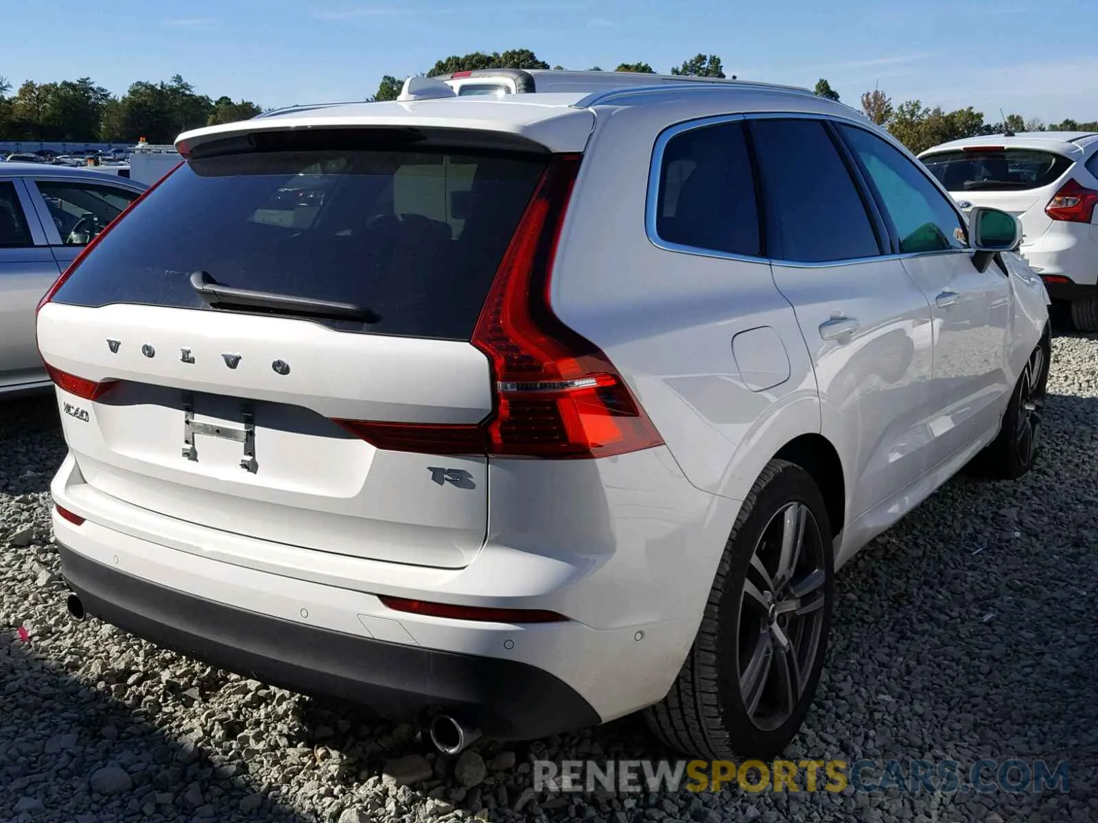 4 fotografías del automóvil dañado LYV102DKXKB176698 VOLVO XC60 T5 2019